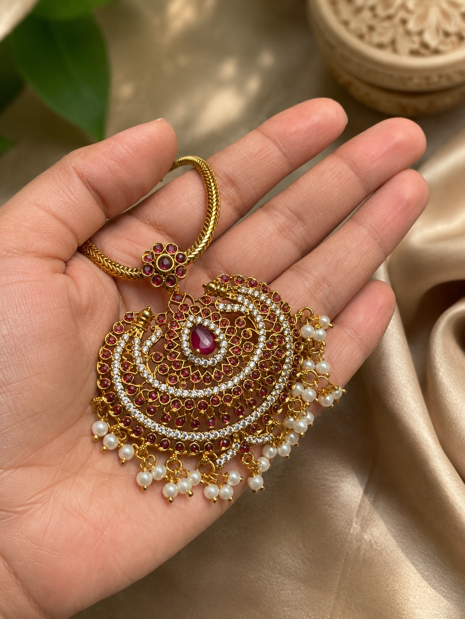 Elegant Pendent Set