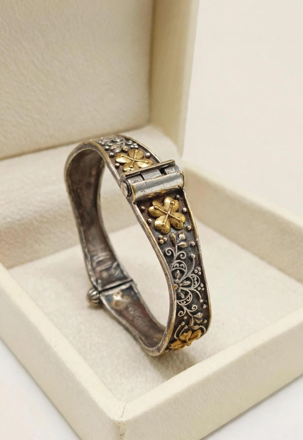 German Silver Floral Screw-Type Kada Bangle