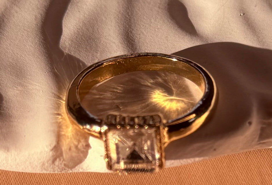 Elegant Square-Cut Crystal Ring ✨