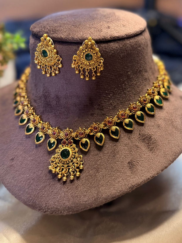 Royal Heritage Green & Ruby Necklace Set
