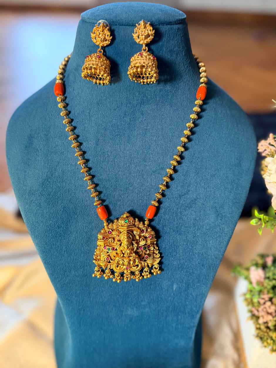 Antique Coral Neck Set