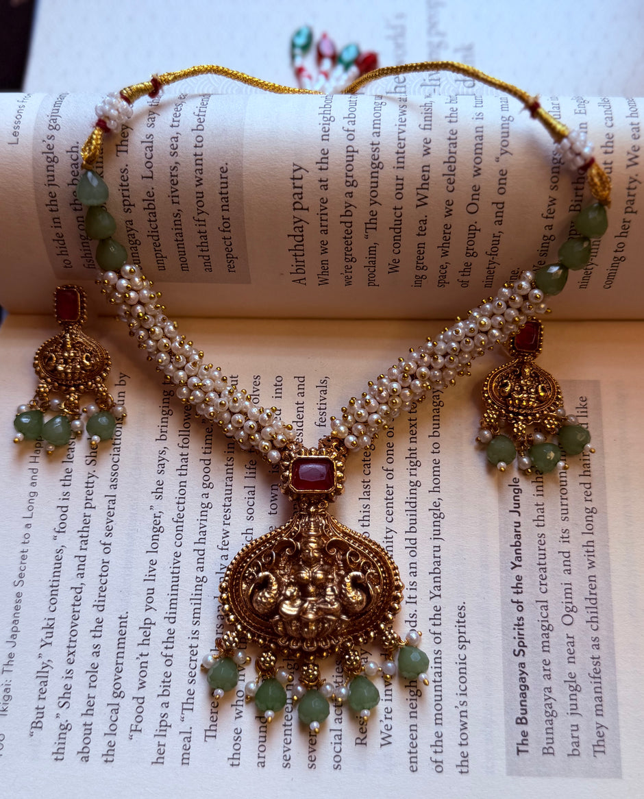 Green Pearl Antique Necklace Set