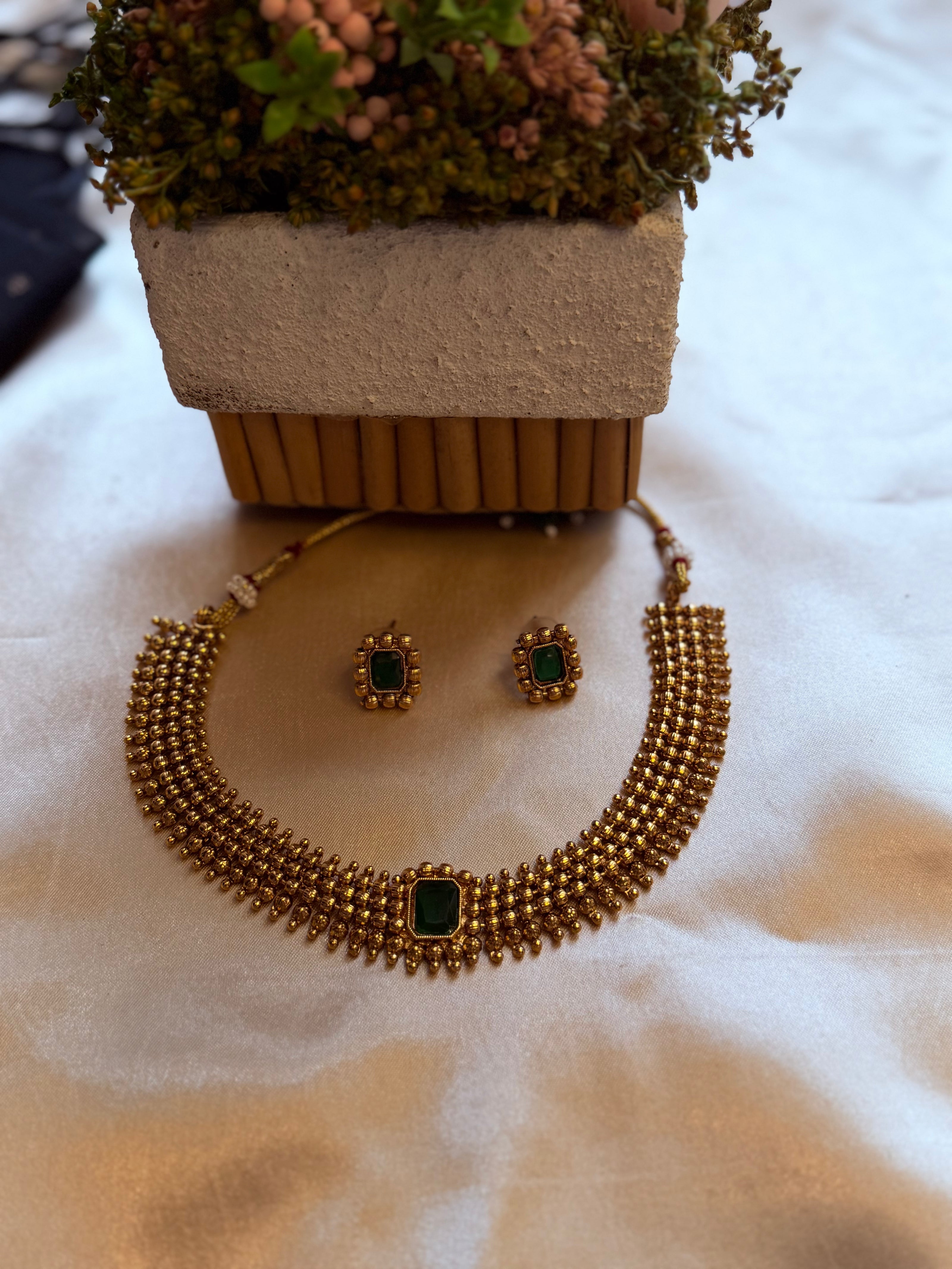 Emerald Beaded Choker Necklace Set