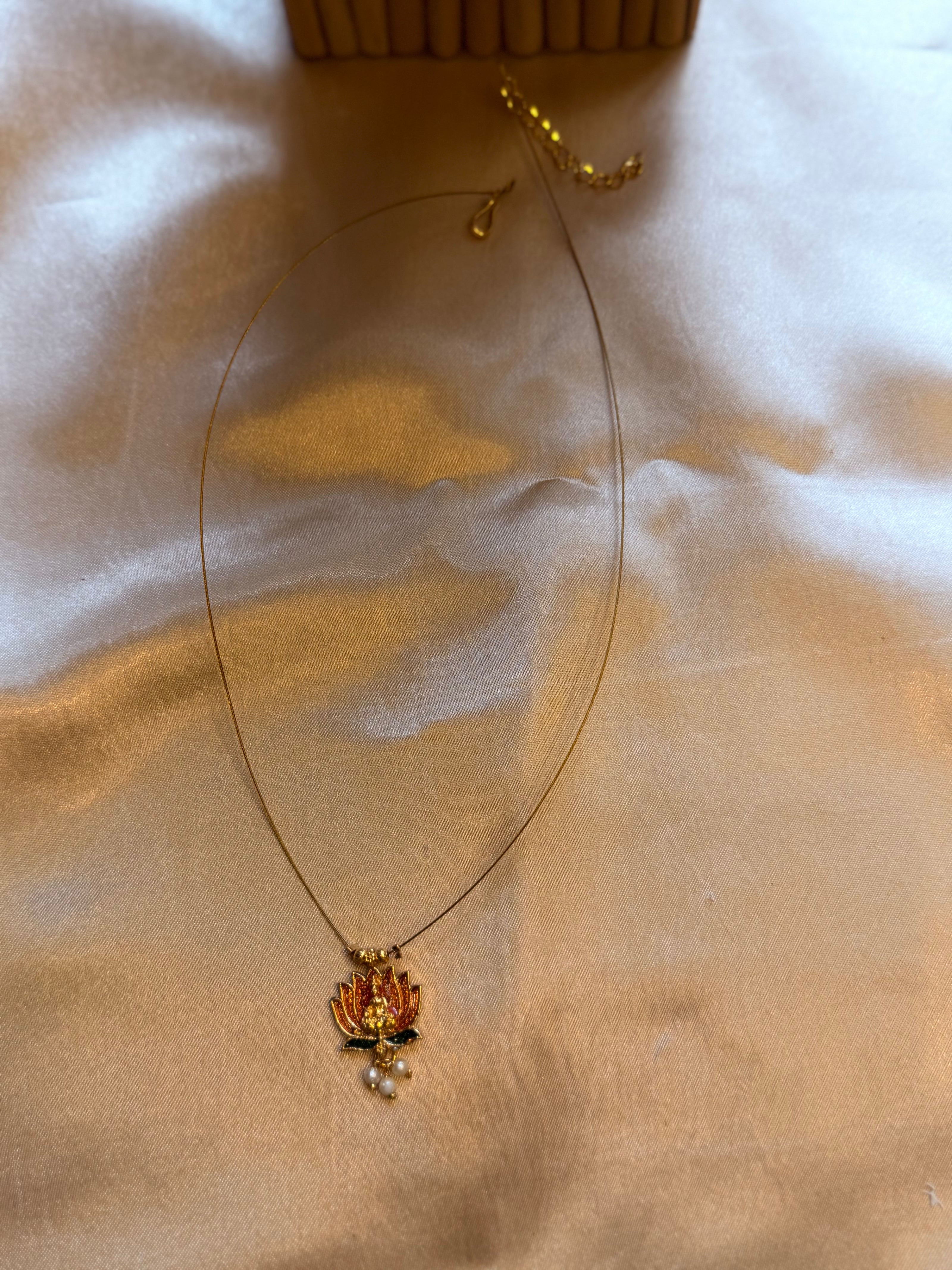 Lotus Pearl Drop Invisible Chain