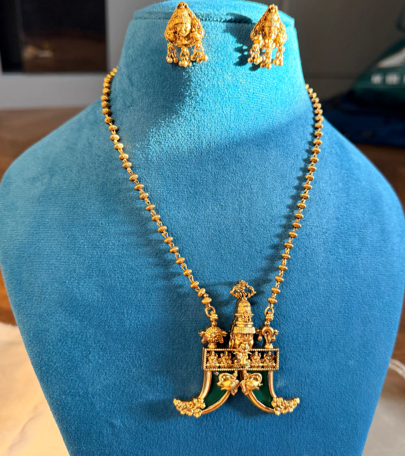 Antique Neck Set