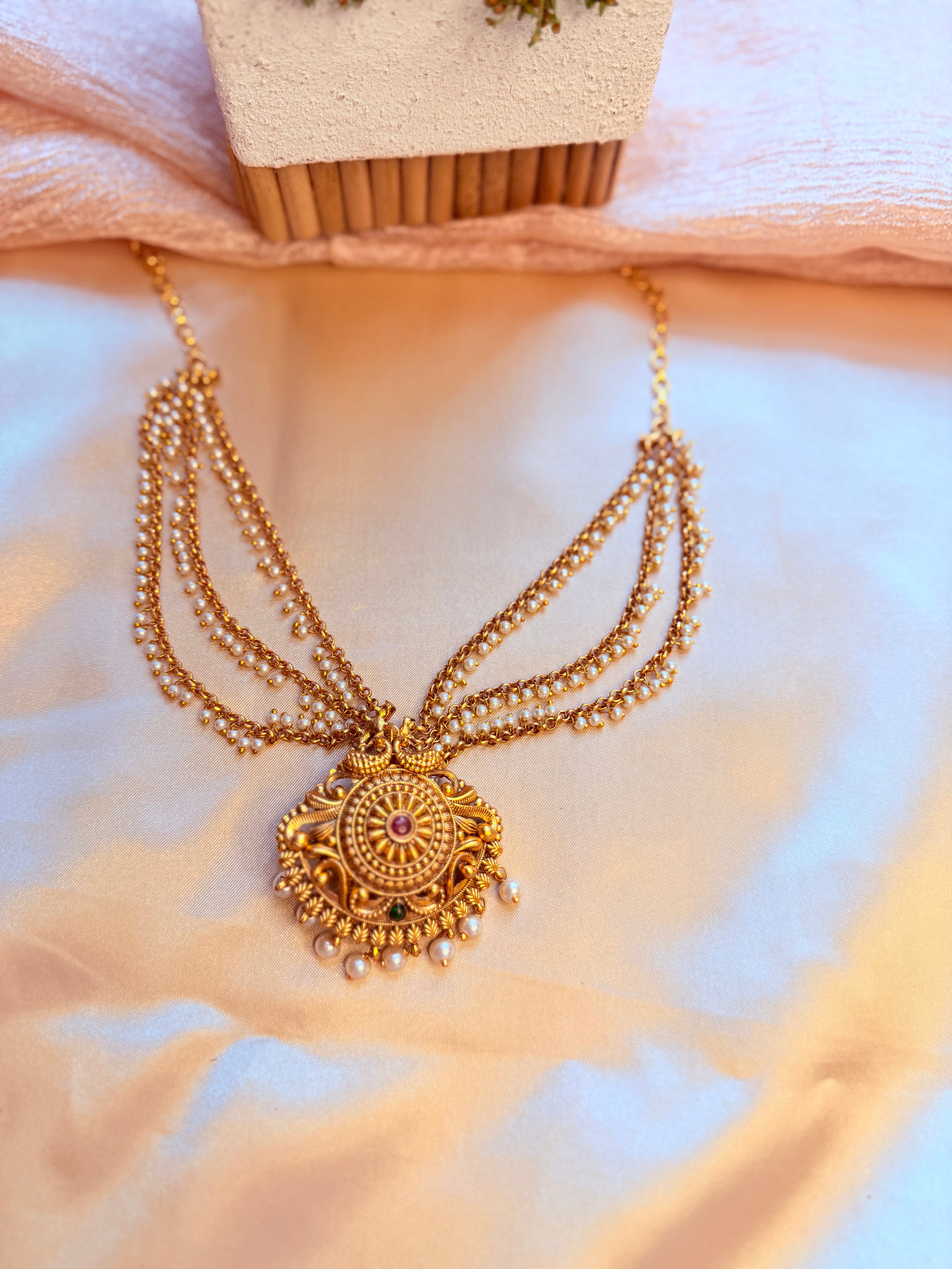 Antique Gold Pearl Hair Veni