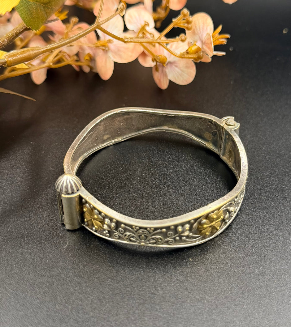 German Silver Floral Screw-Type Kada Bangle