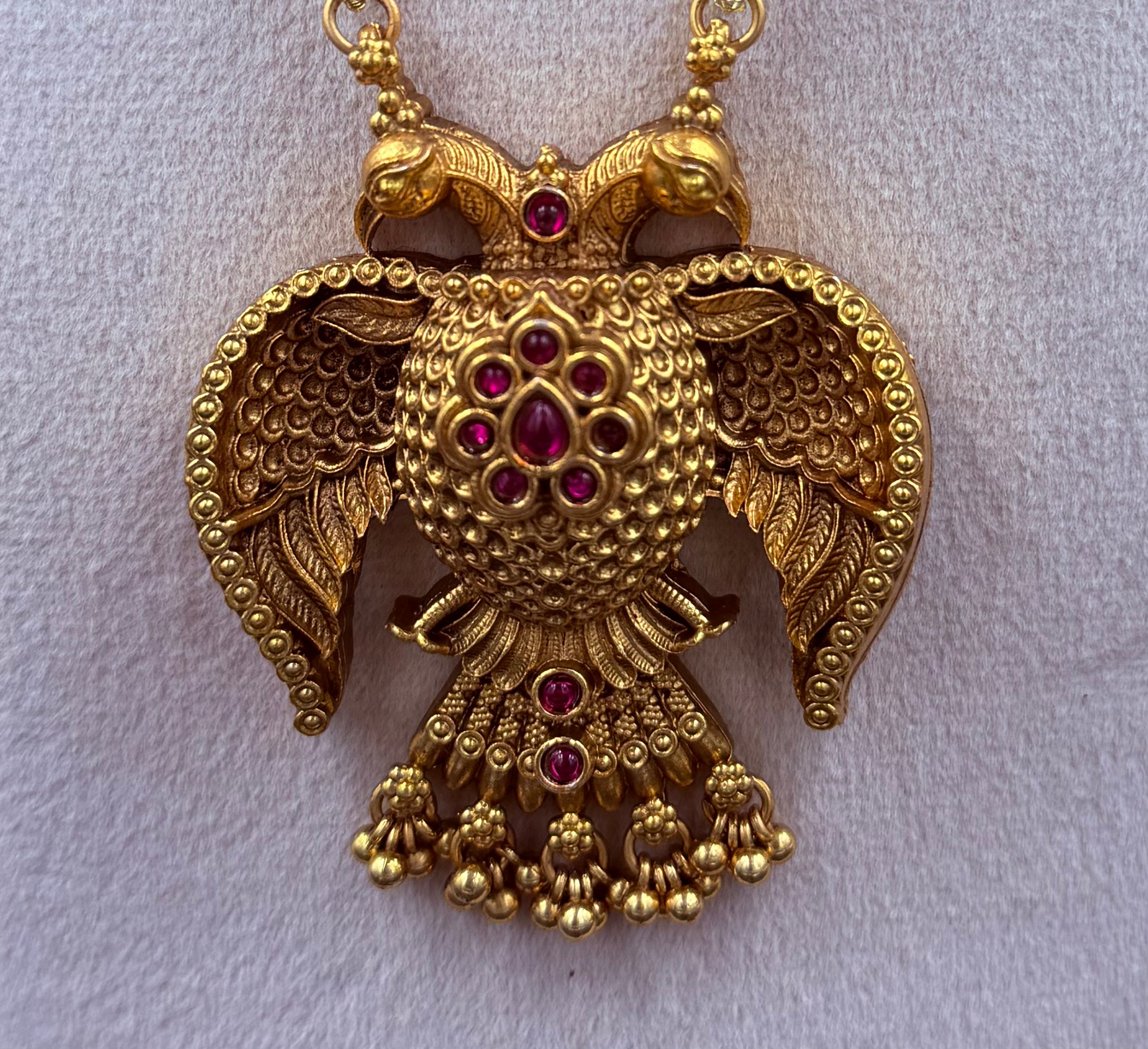 Antique Bird Neck Set