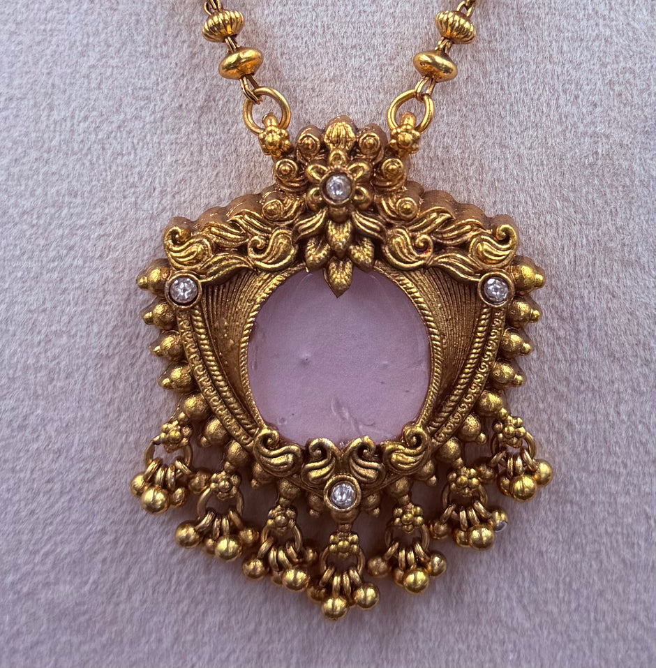 Antique Rose Pink Stone Neckset
