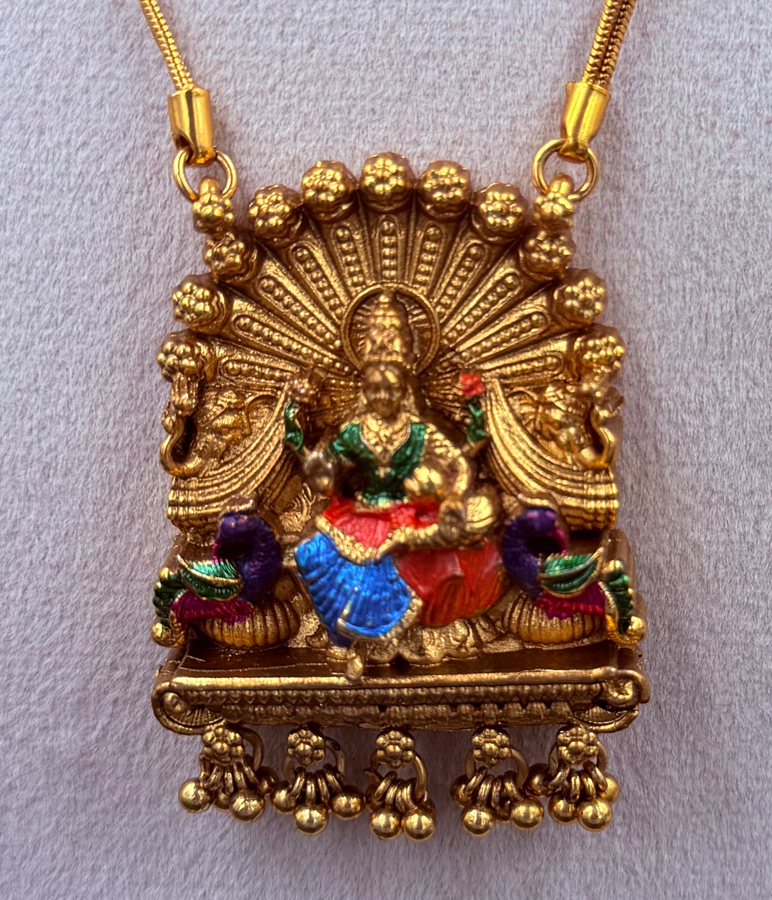 Antique Idol Neck Set