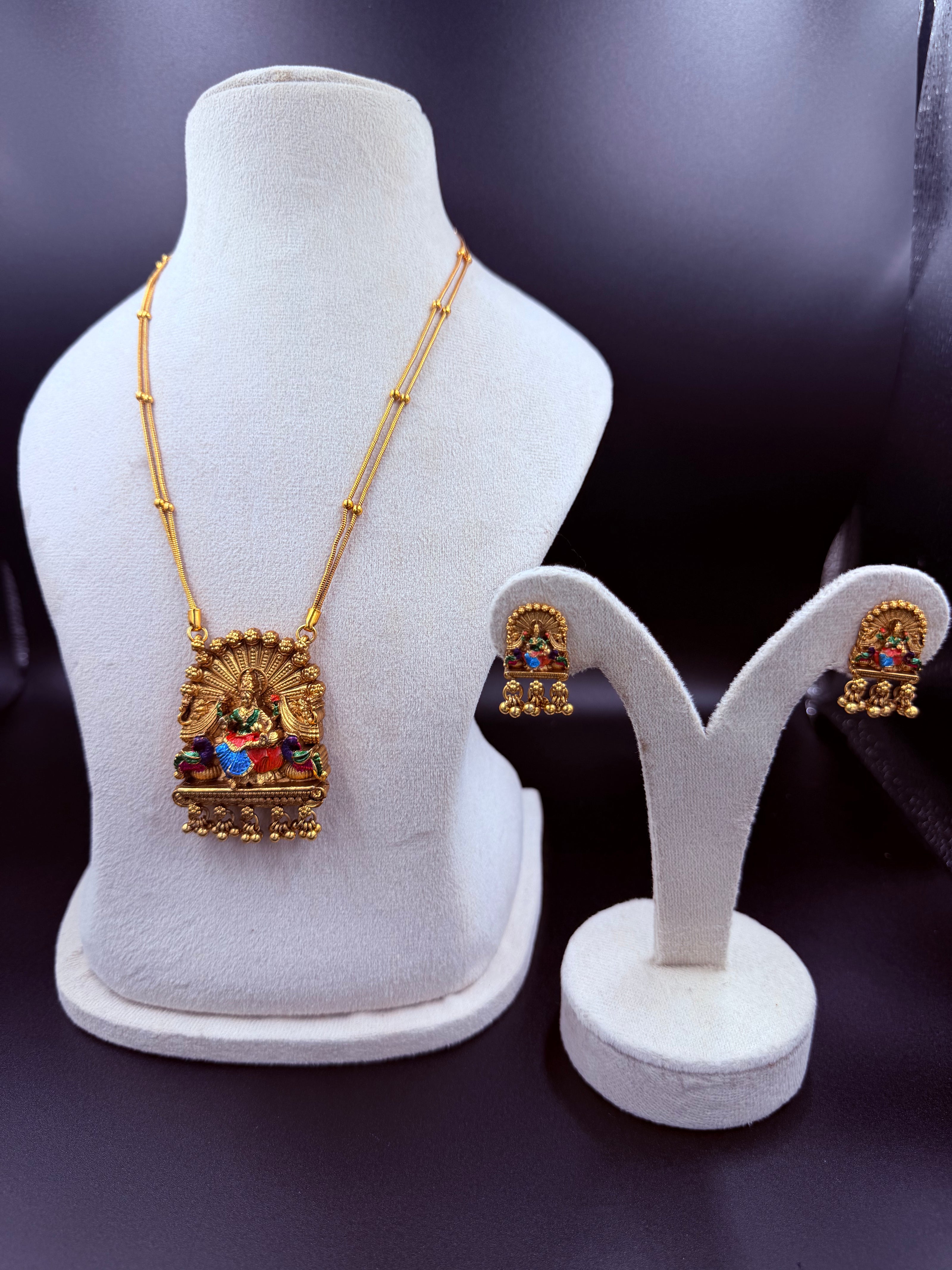 Antique Idol Neck Set