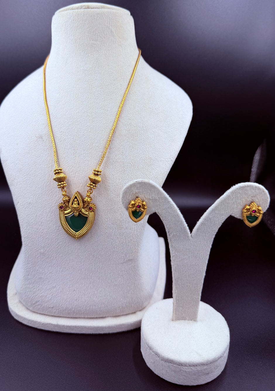 Elegant Neck Set