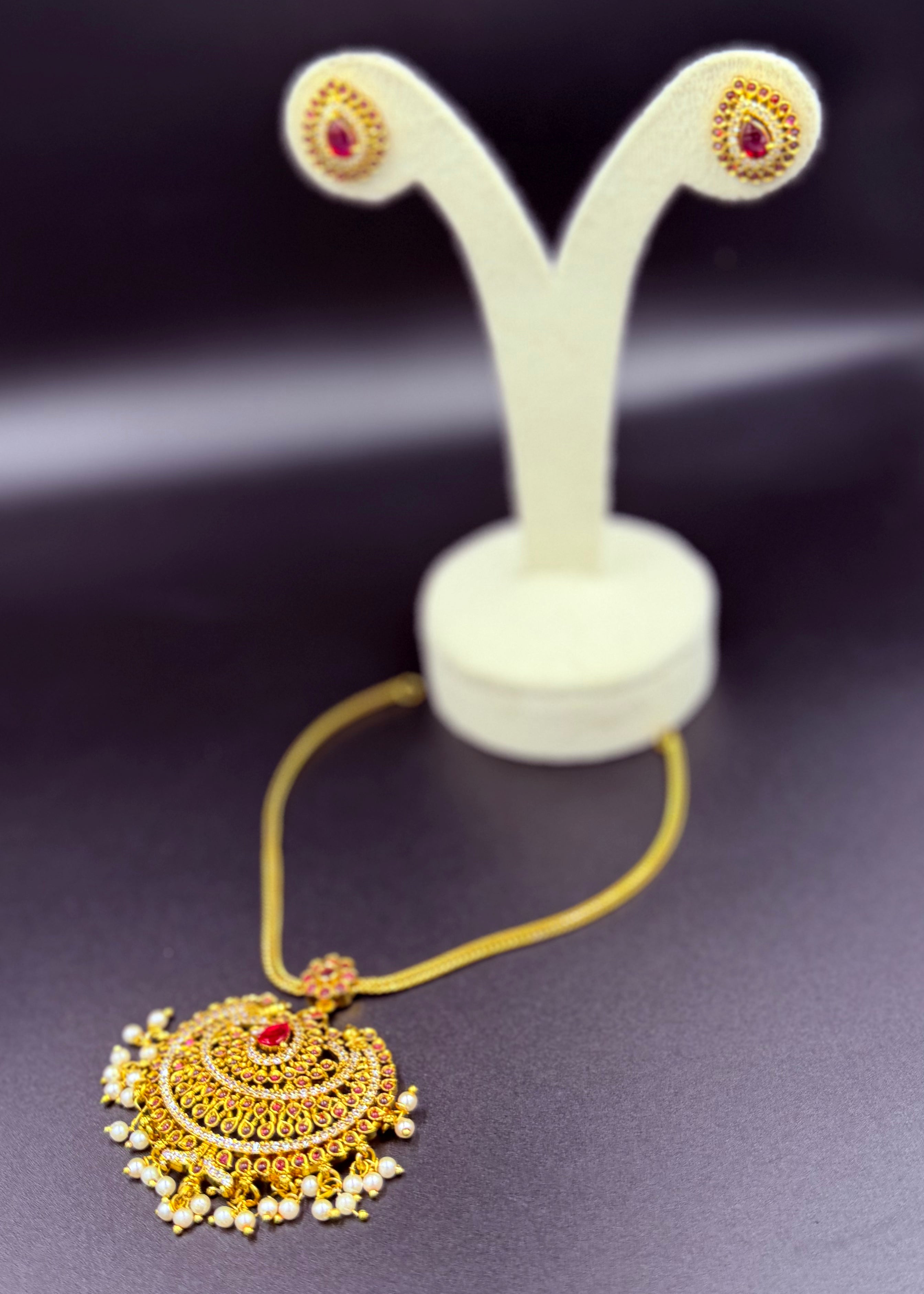 Elegant Pendent Set