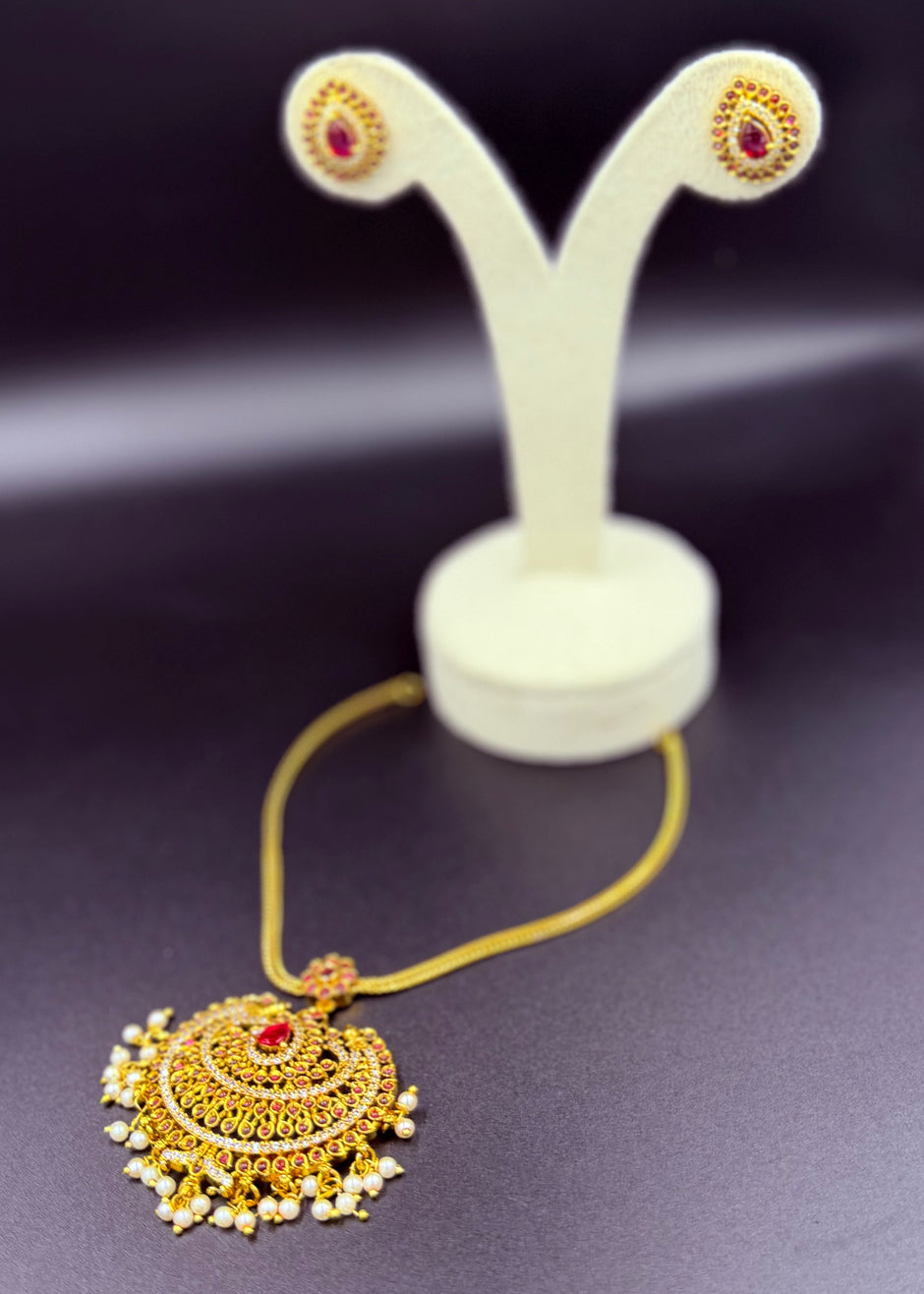 Elegant Pendent Set