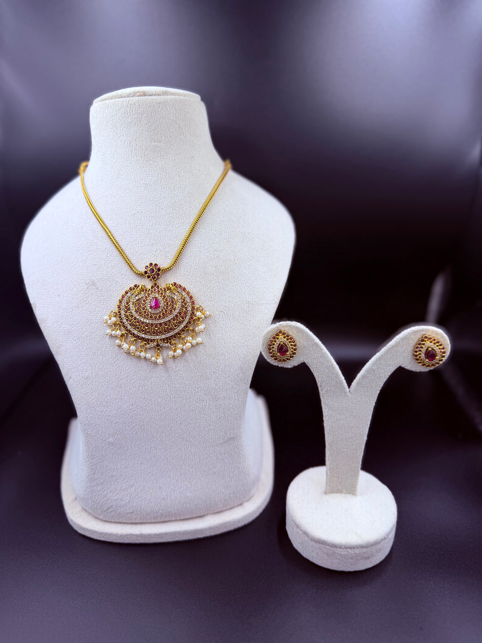 Elegant Pendent Set