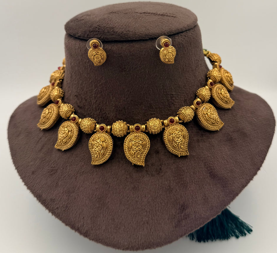 Antique Gold Paisley Necklace Set with Earrings