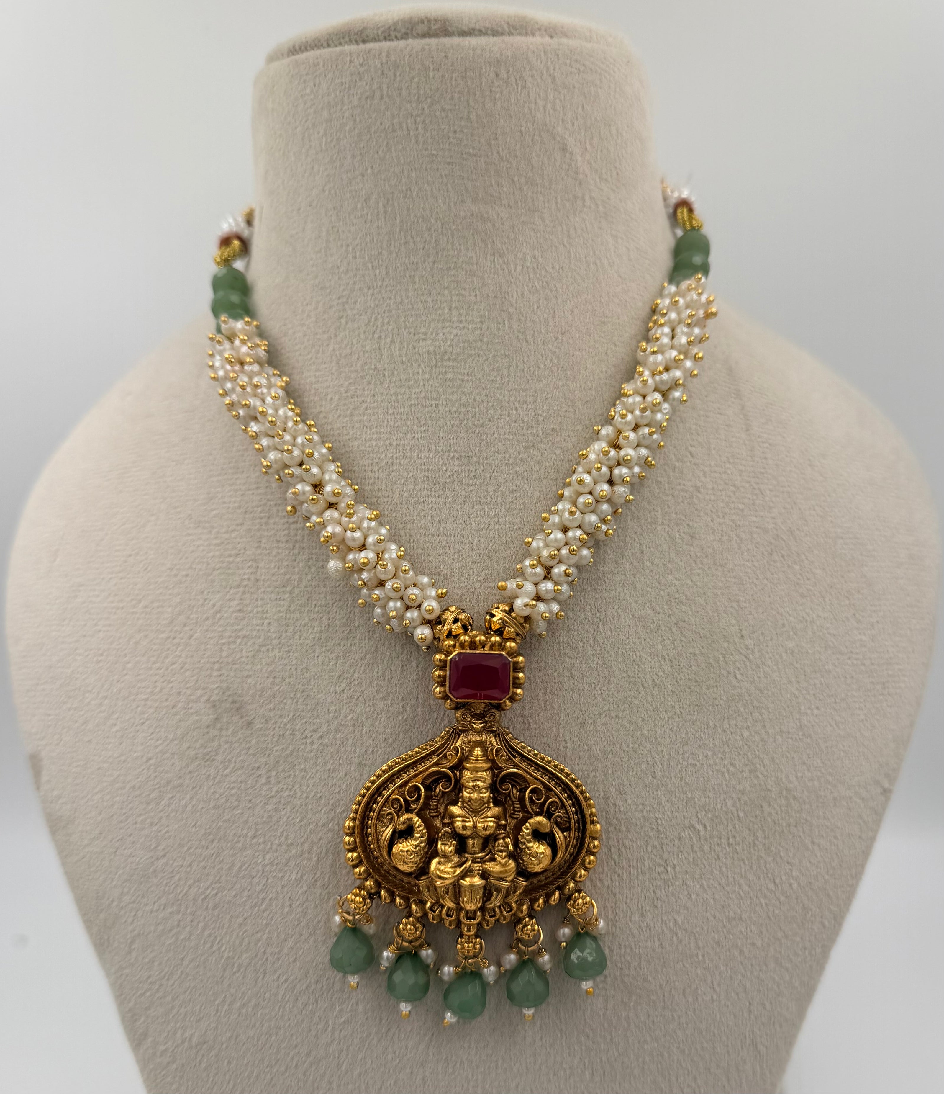 Green Pearl Antique Necklace Set