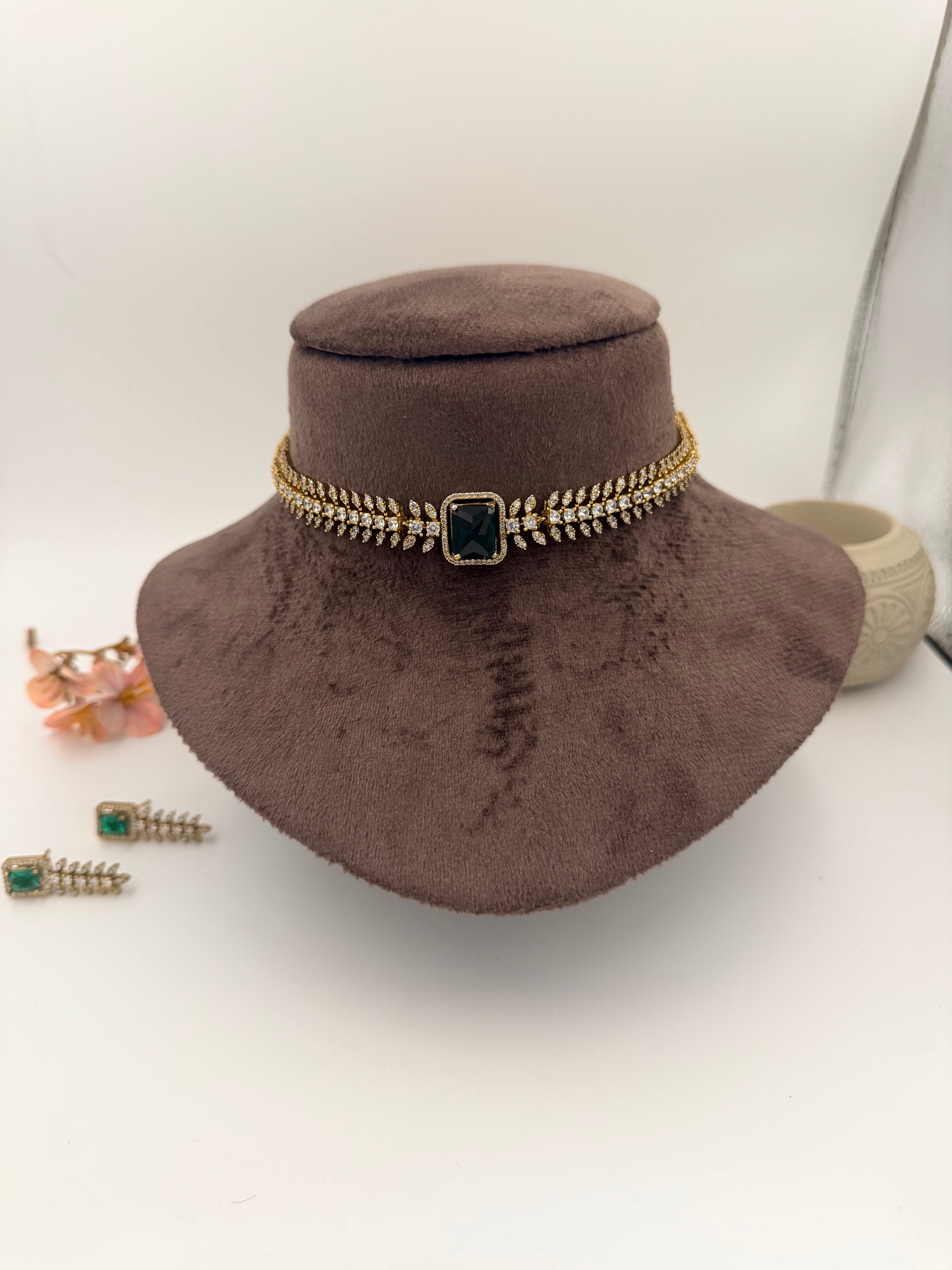 Emerald Leaf Choker Set