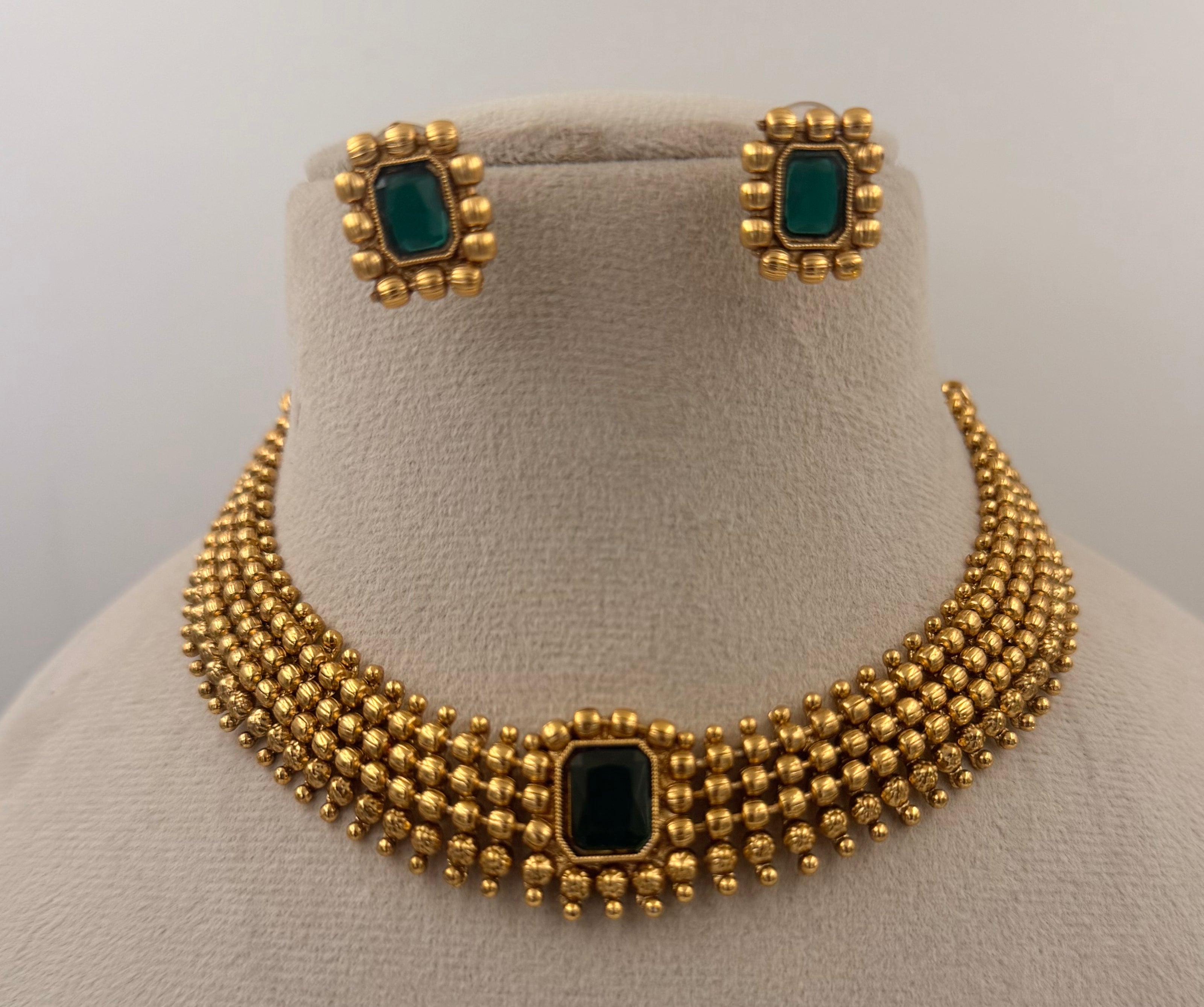 Emerald Beaded Choker Necklace Set