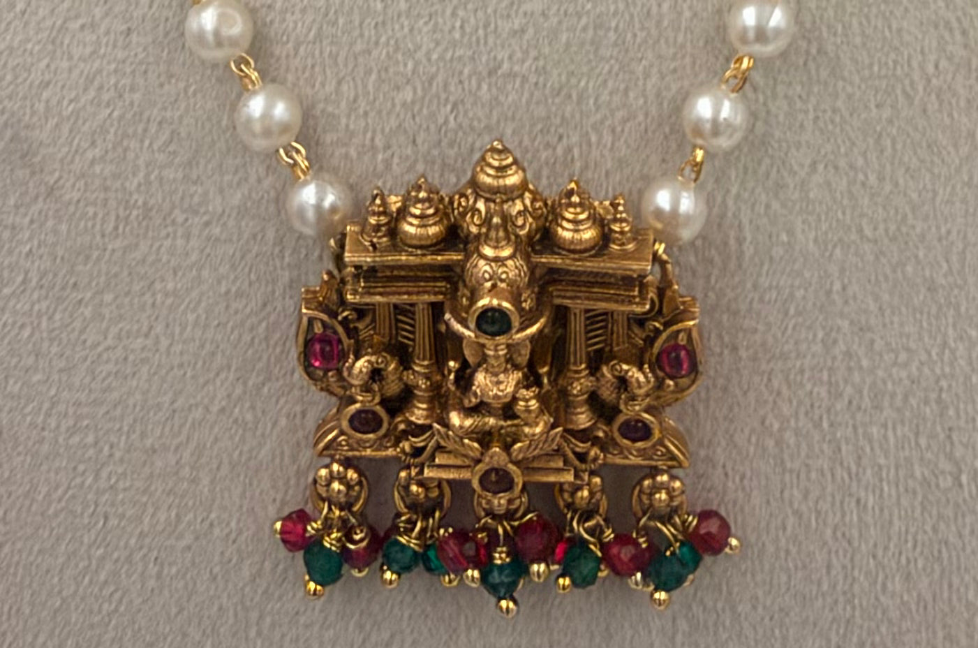 Antique Temple Pearl Necklace Set