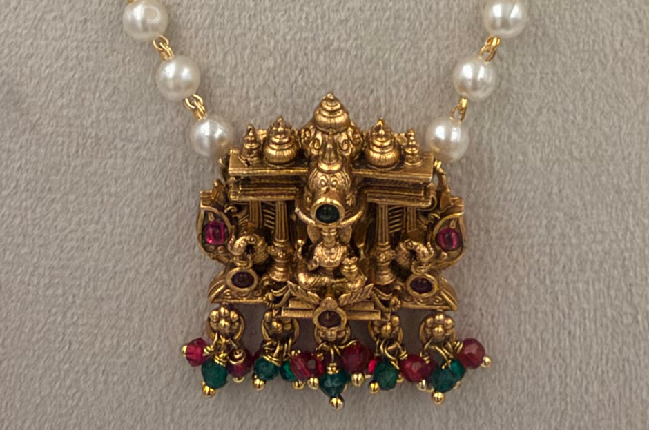 Antique Temple Pearl Necklace Set