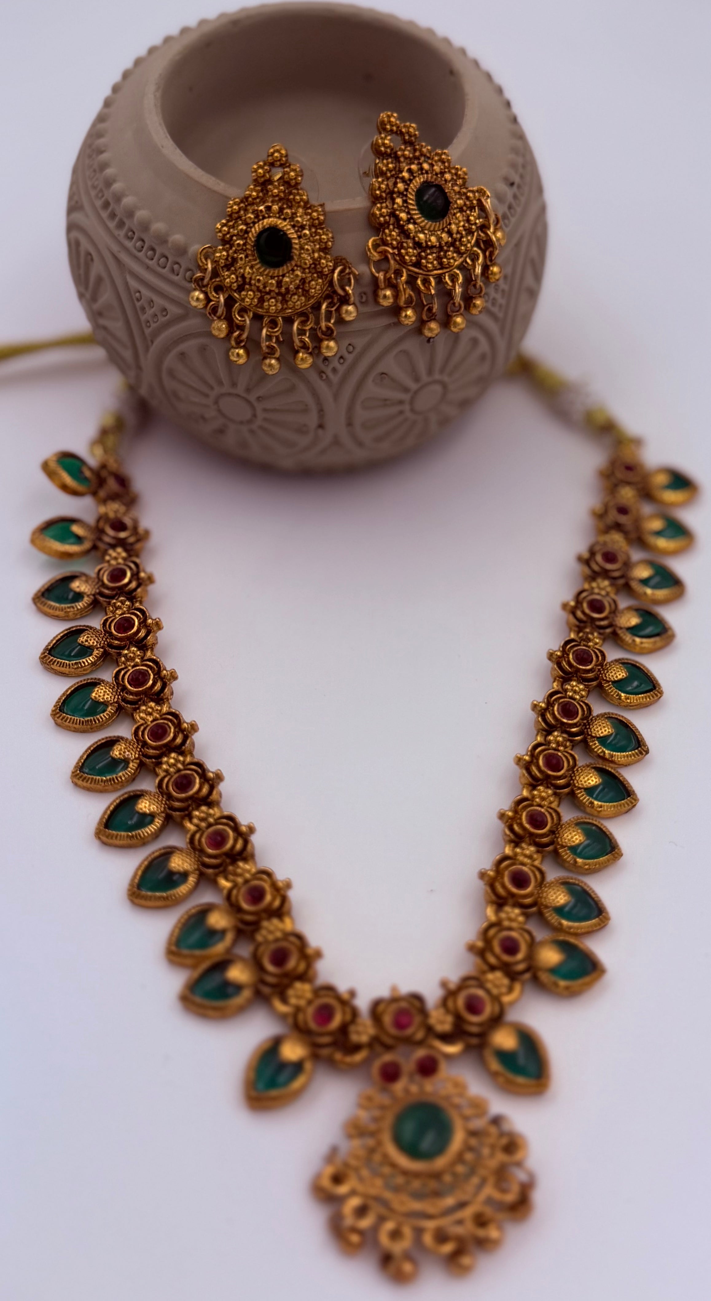 Royal Heritage Green & Ruby Necklace Set