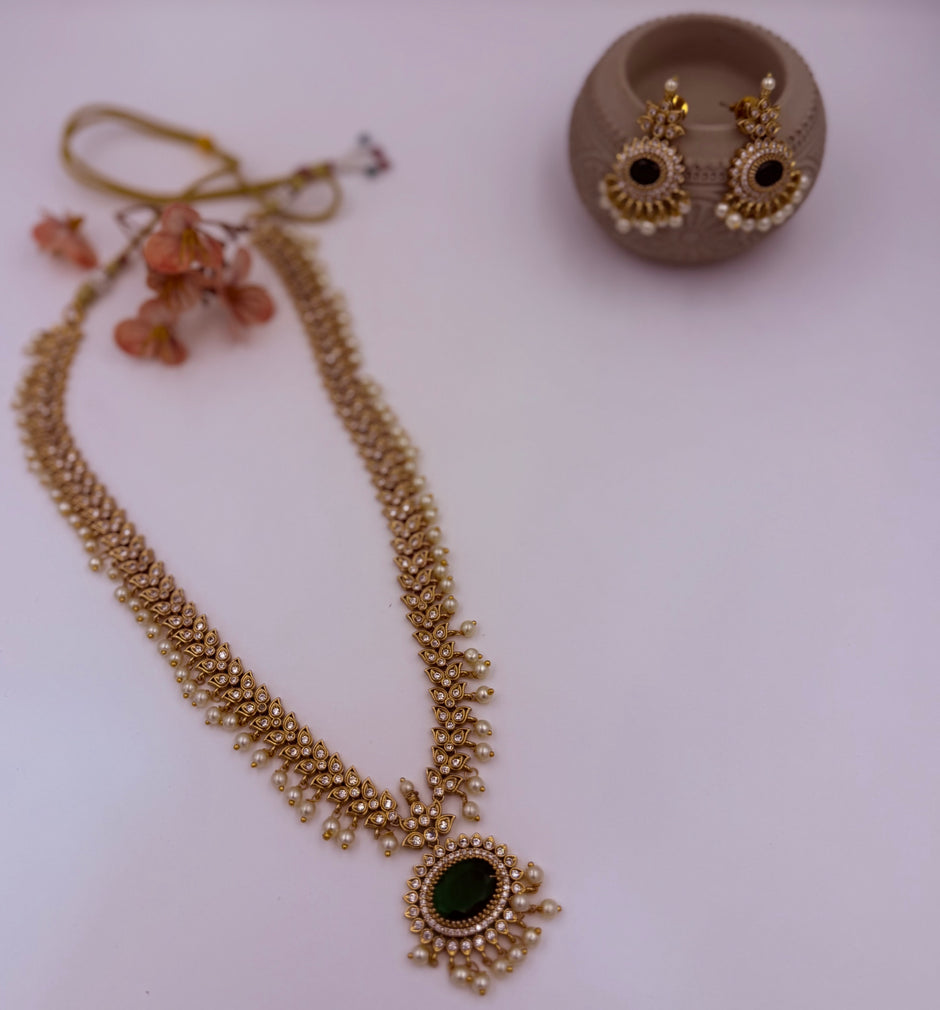Elegant Emerald Pearl Drop Set