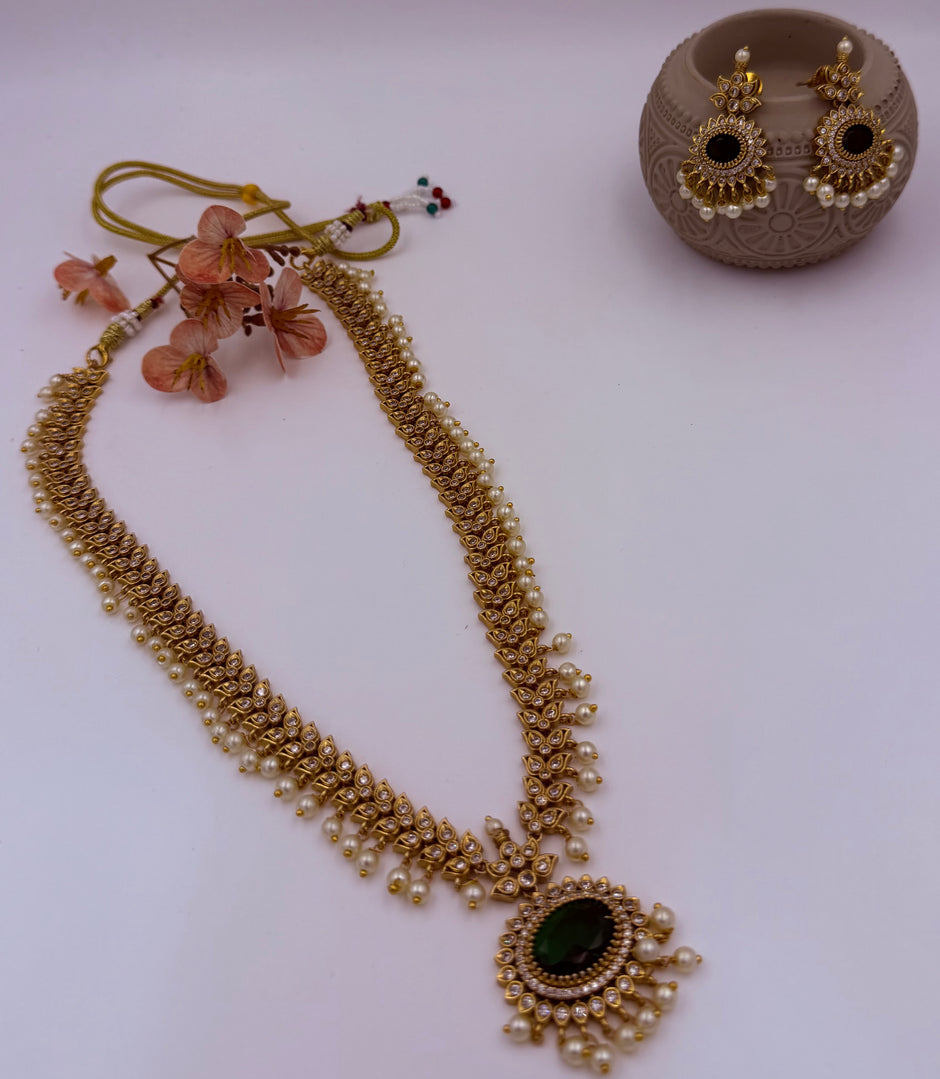 Elegant Emerald Pearl Drop Set