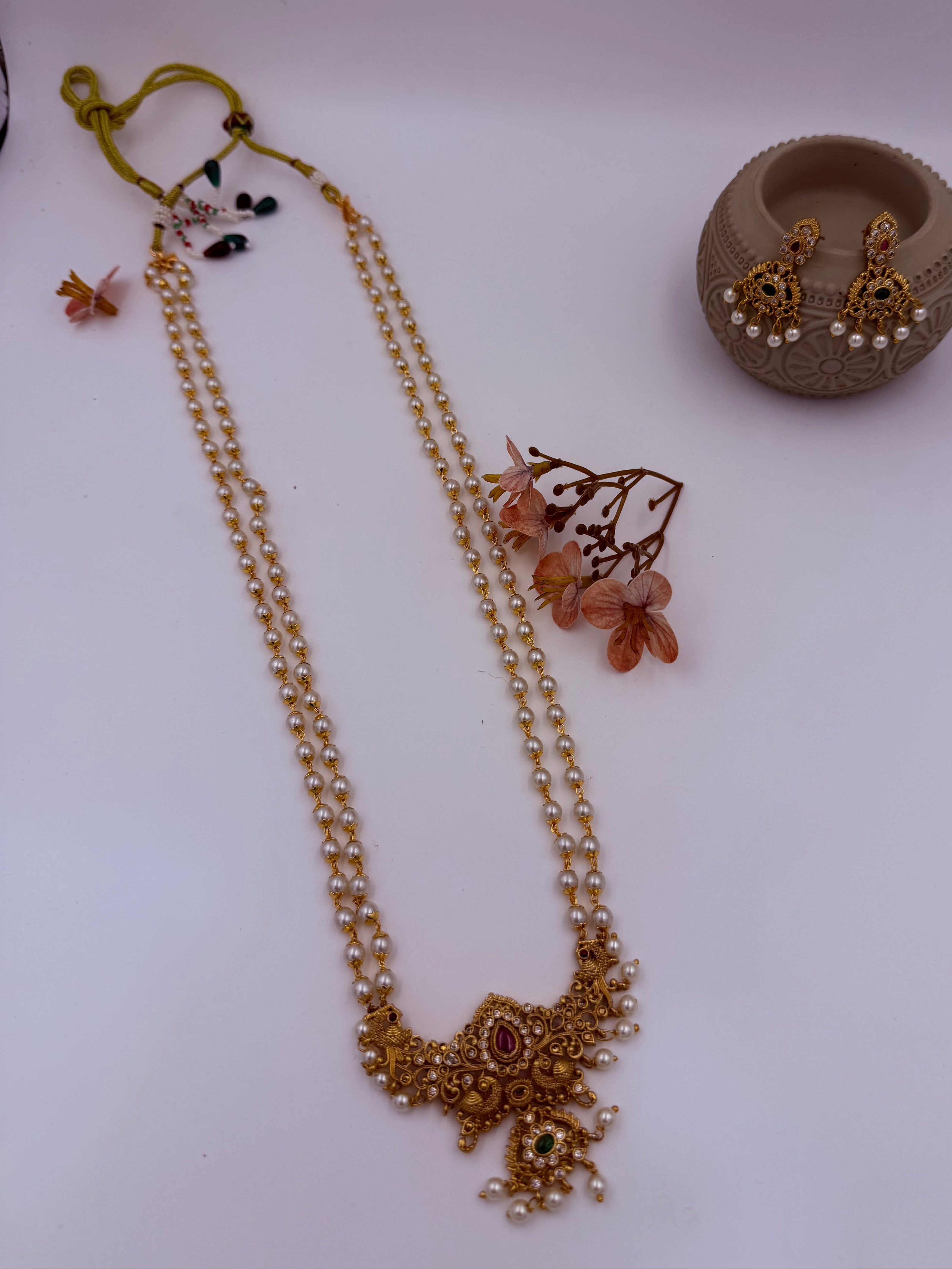 Royal Pearl Neck Set with Intricate Pendent