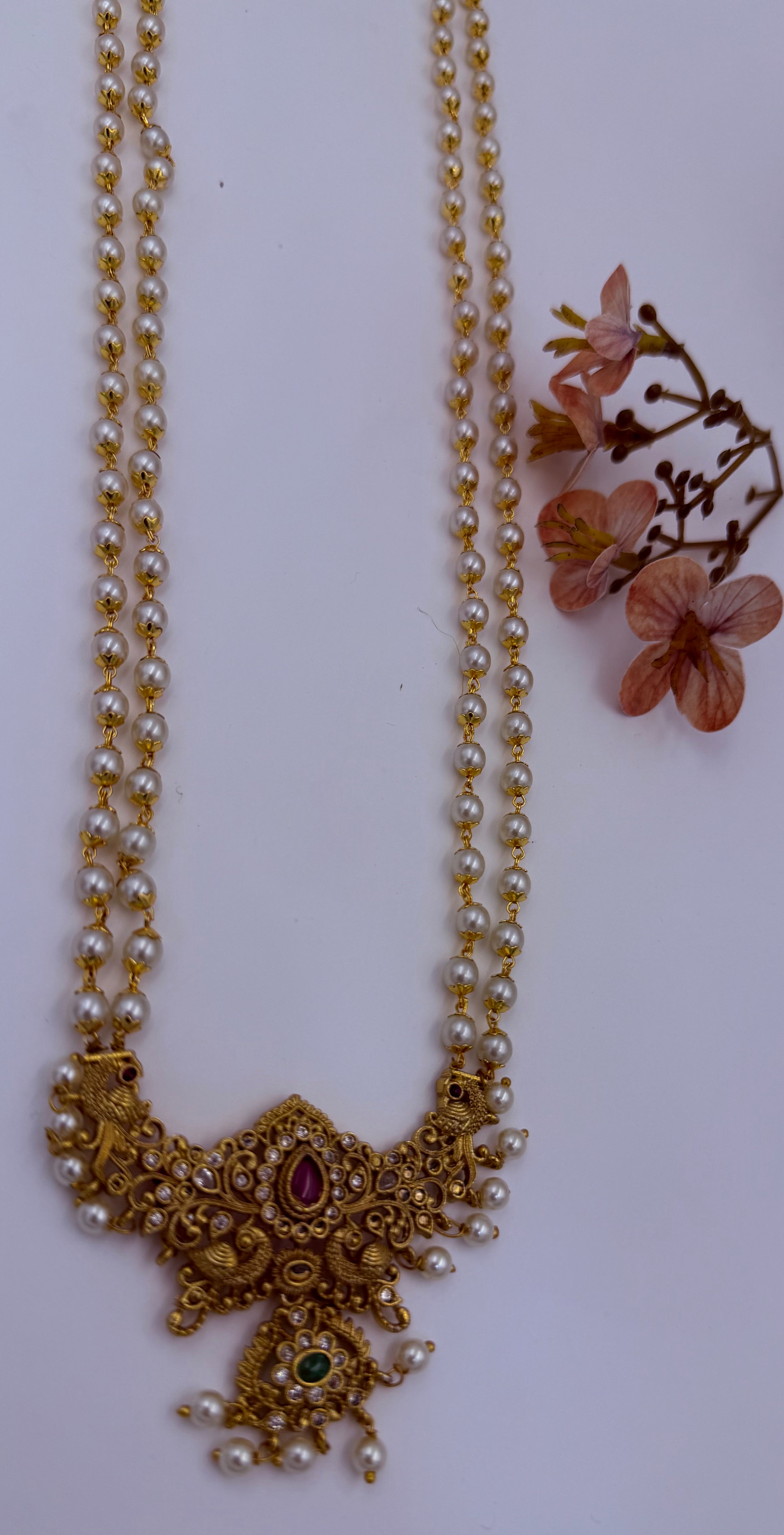 Royal Pearl Neck Set with Intricate Pendent