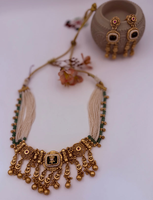 Kundan Style Pearl Necklace Set