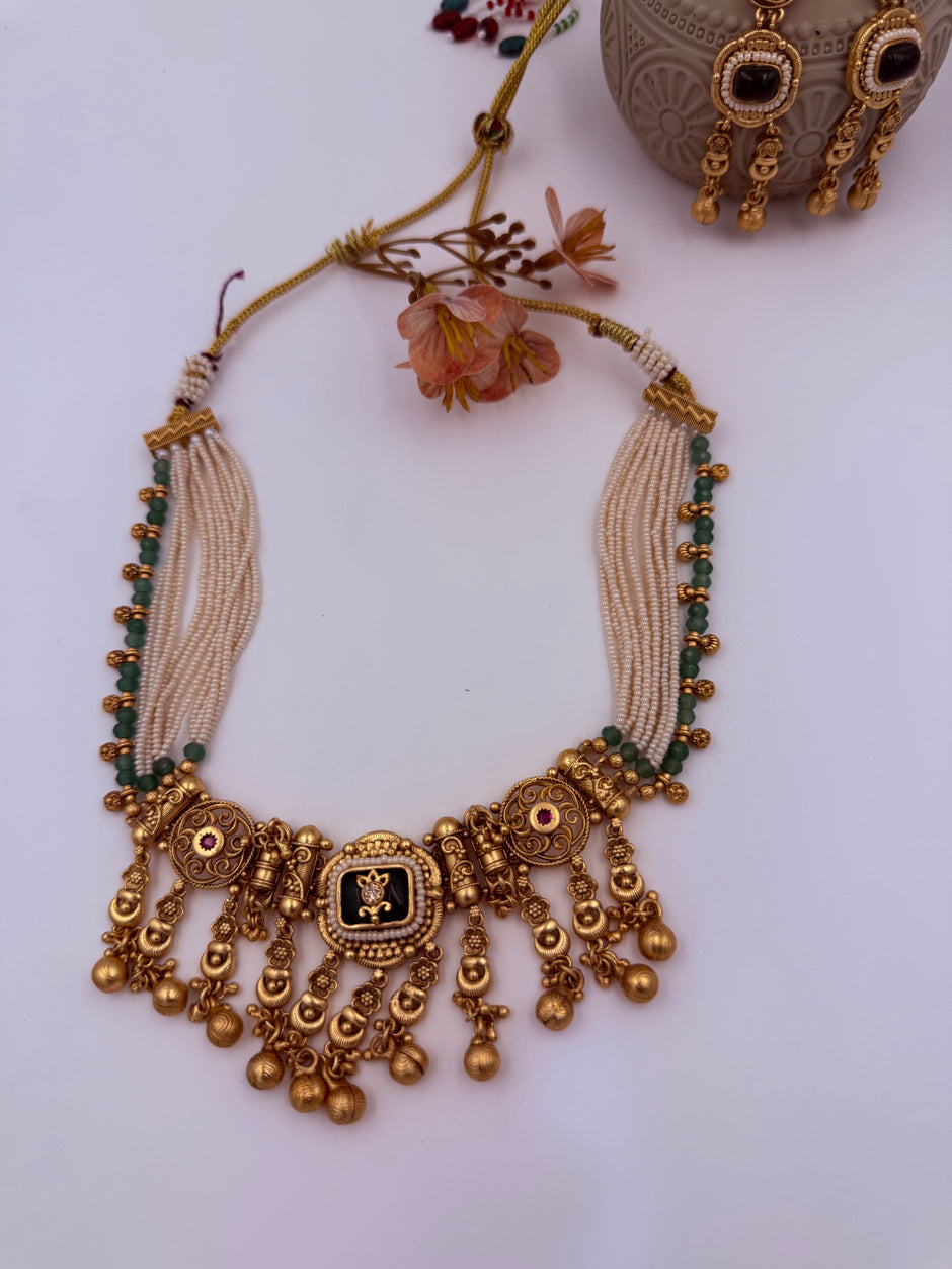 Kundan Style Pearl Necklace Set