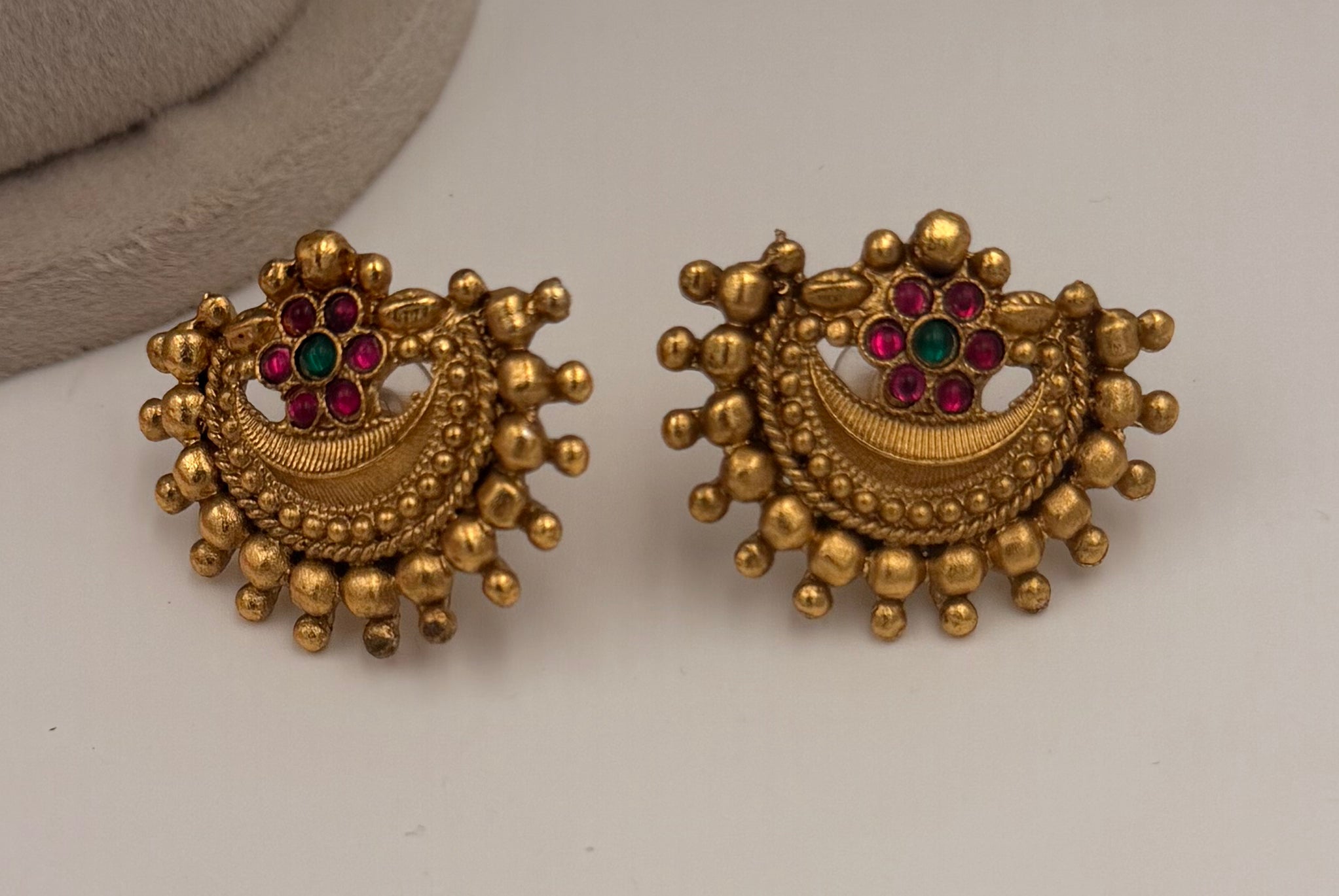 Antique Gold Lakshmi Pendant Necklace Set
