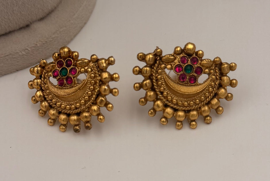 Antique Gold Lakshmi Pendant Necklace Set