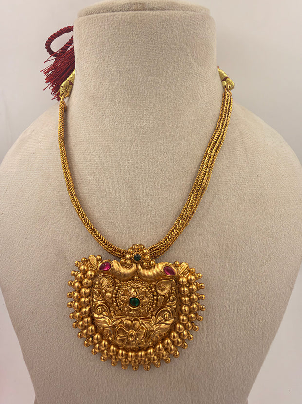 Antique Gold Floral Pendant Necklace Set