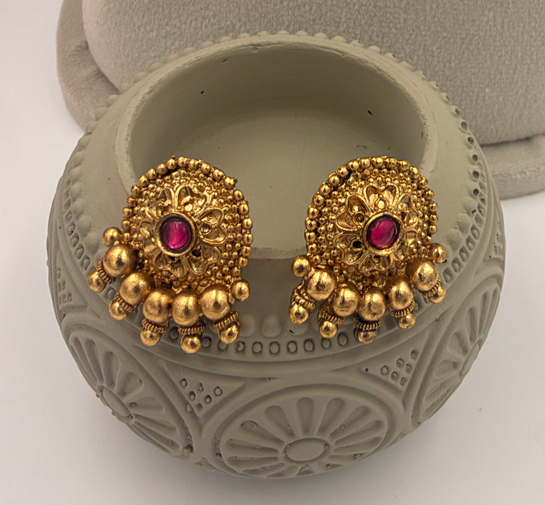 Antique Gold Floral Pendant Necklace Set