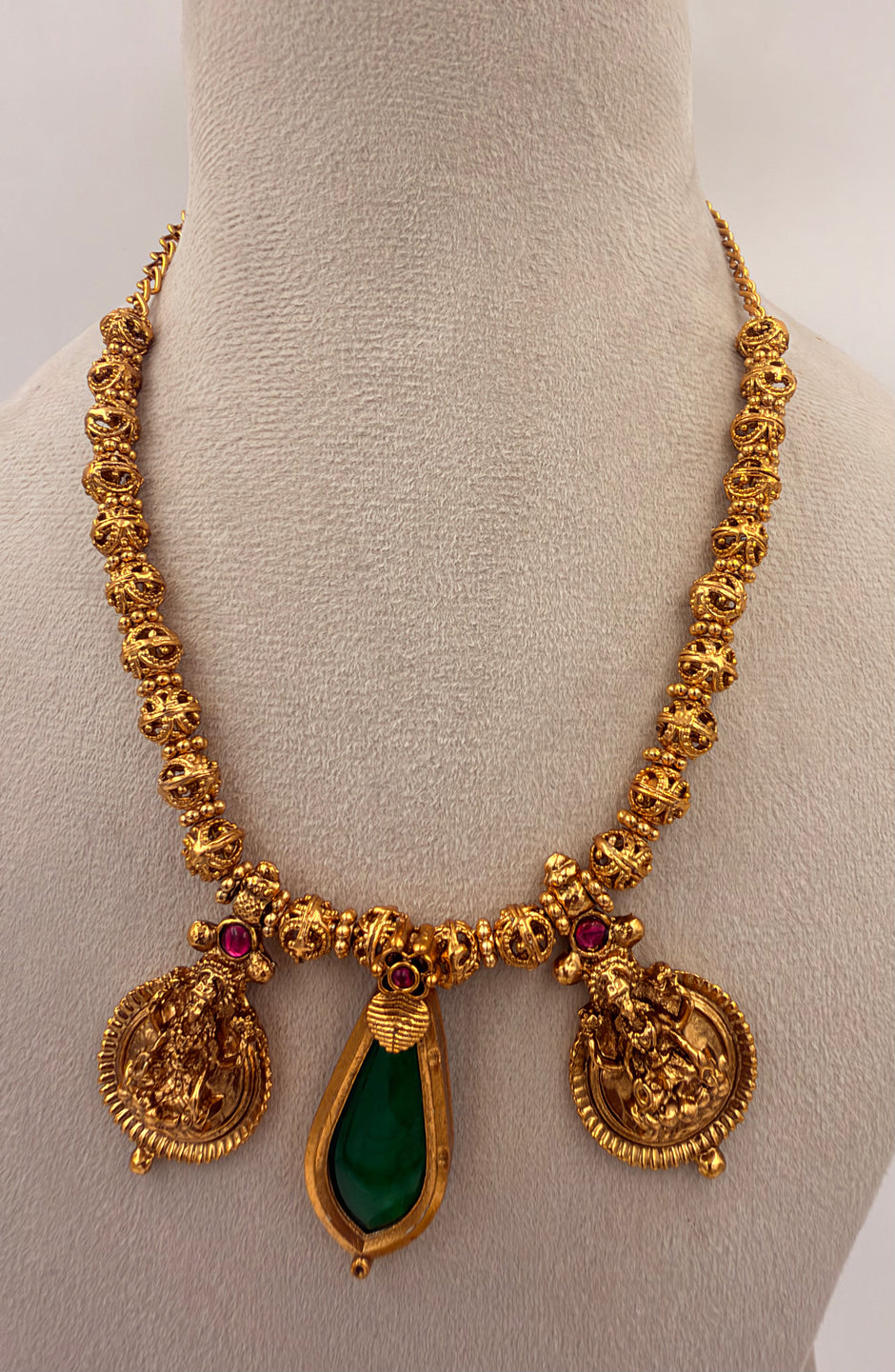Antique Gold Green Stone Pendant Necklace Set