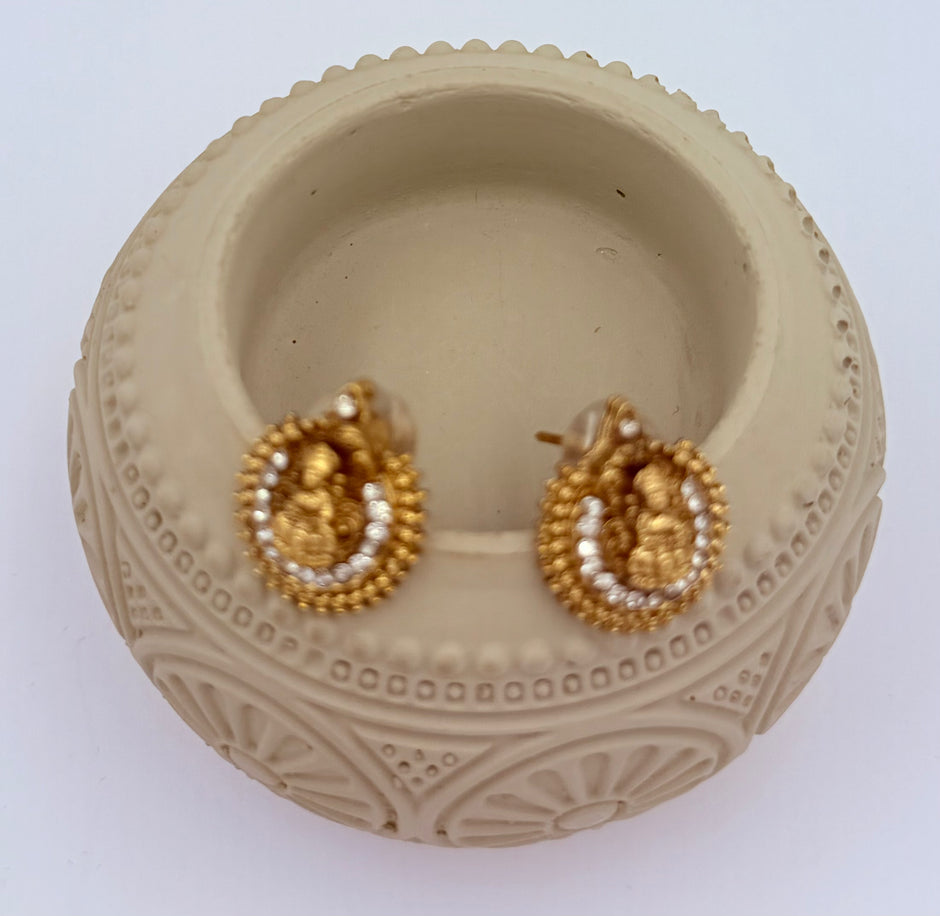 Black Thread Bead Lakshmi Necklace Set