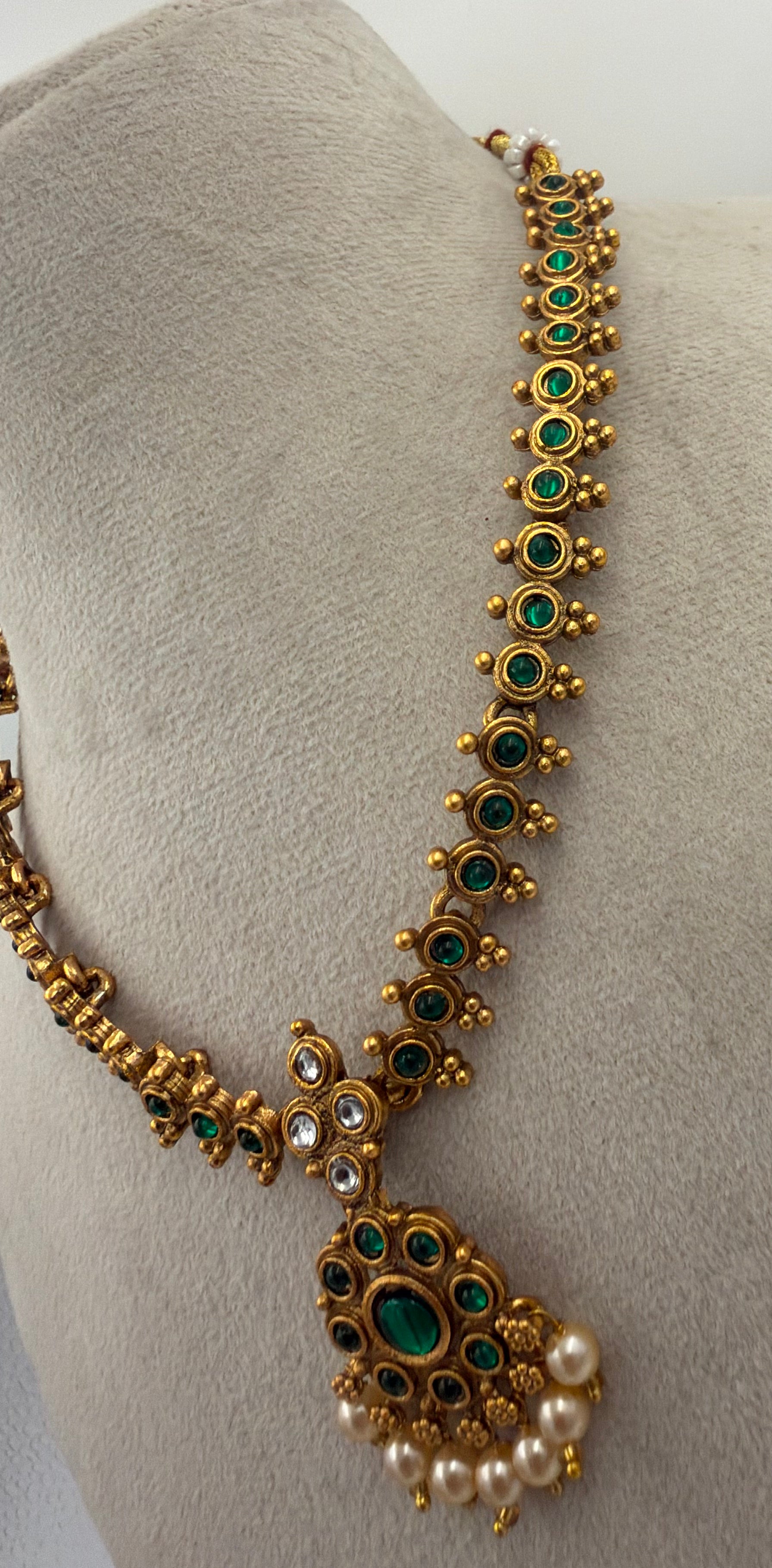 Antique Gold Green Stone Pendant Necklace Set