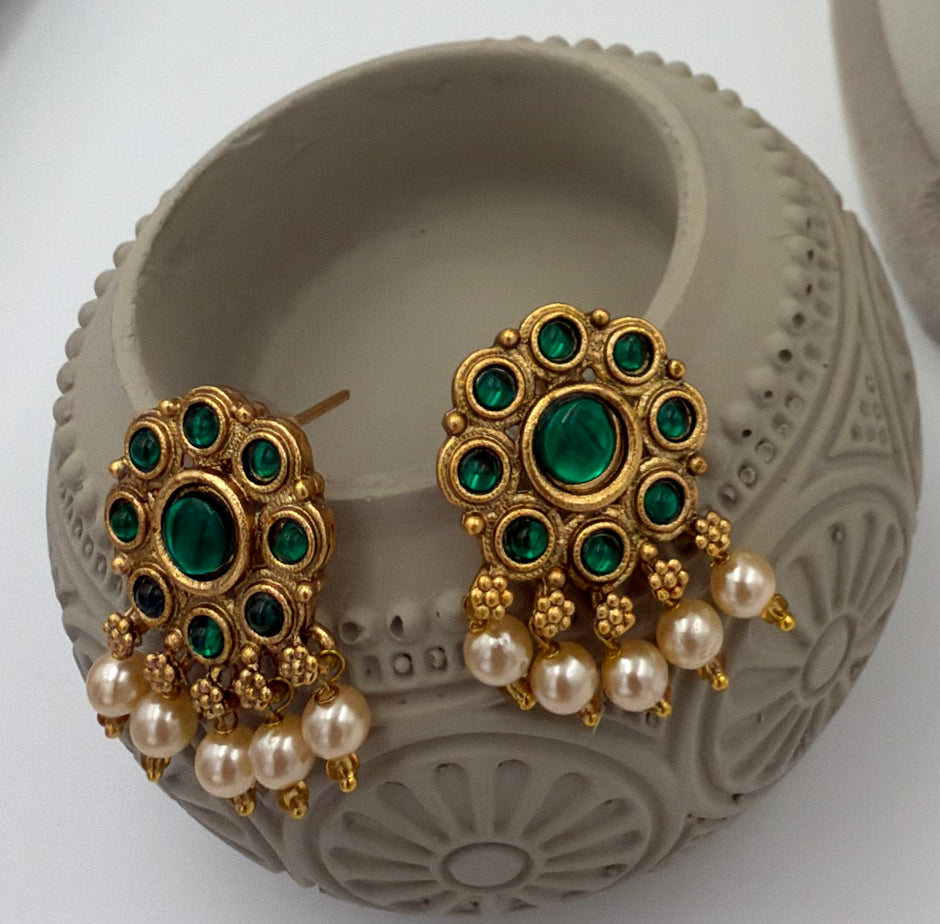 Antique Gold Green Stone Pendant Necklace Set