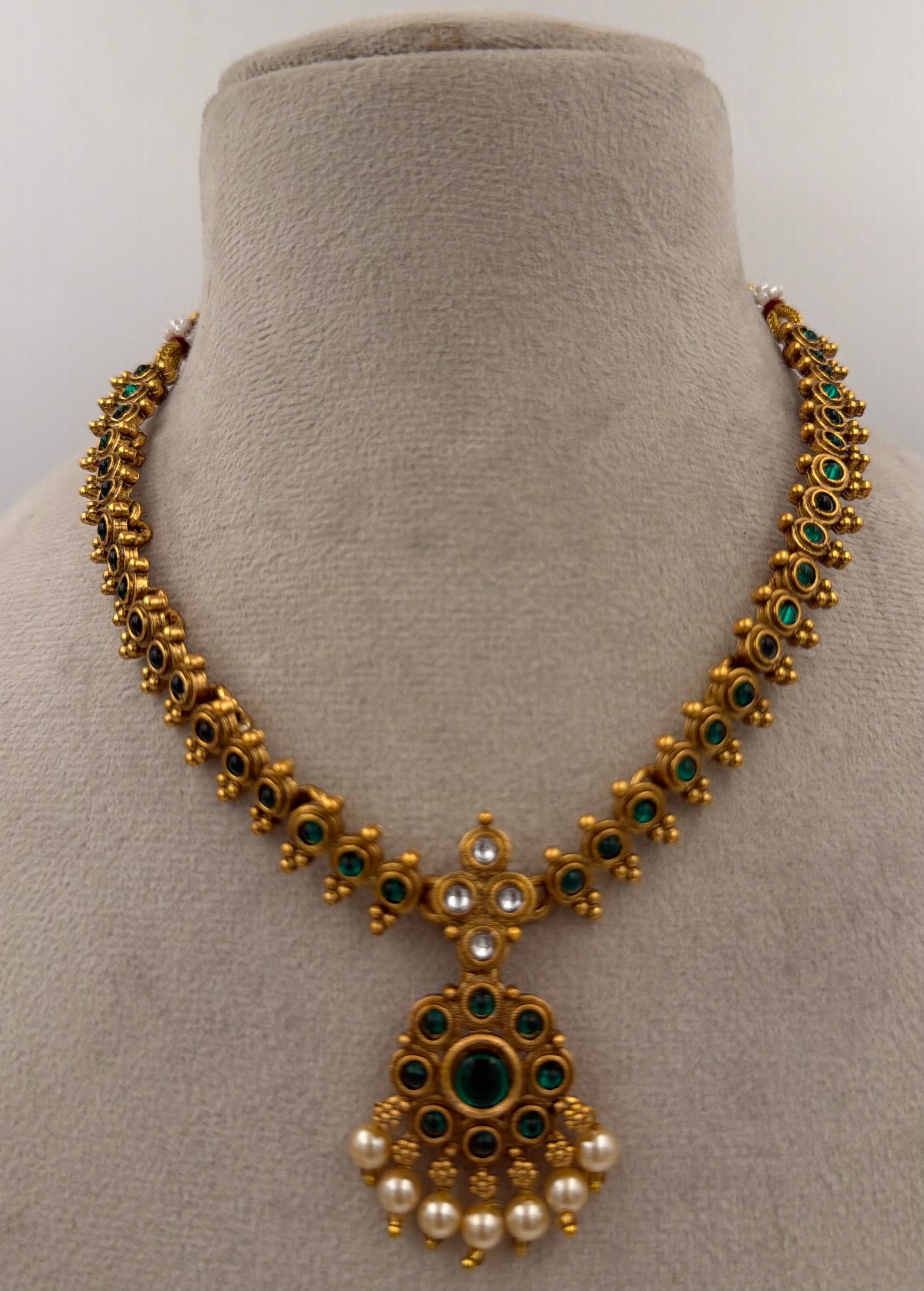 Antique Gold Green Stone Pendant Necklace Set