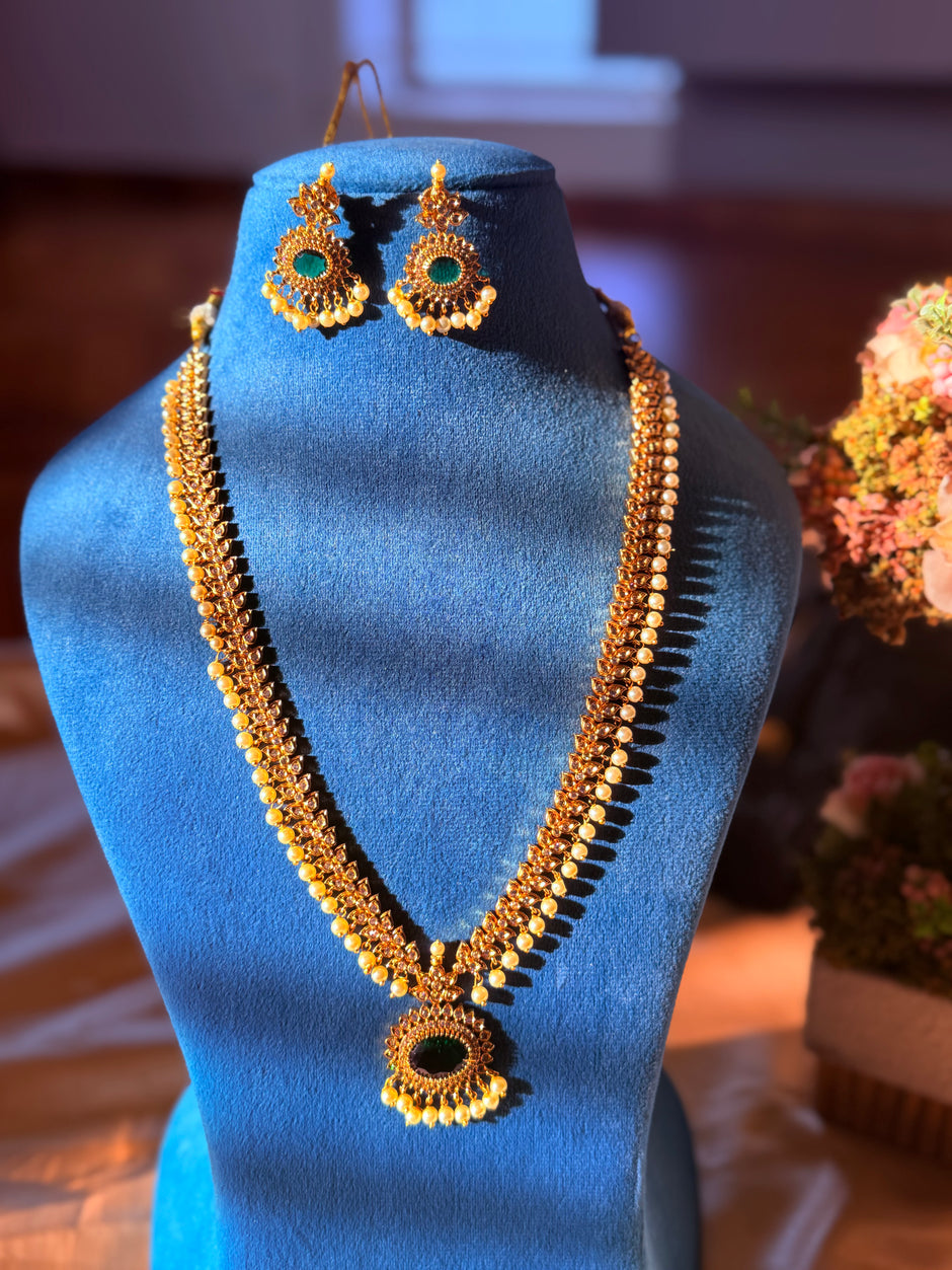 Elegant Emerald Pearl Drop Set