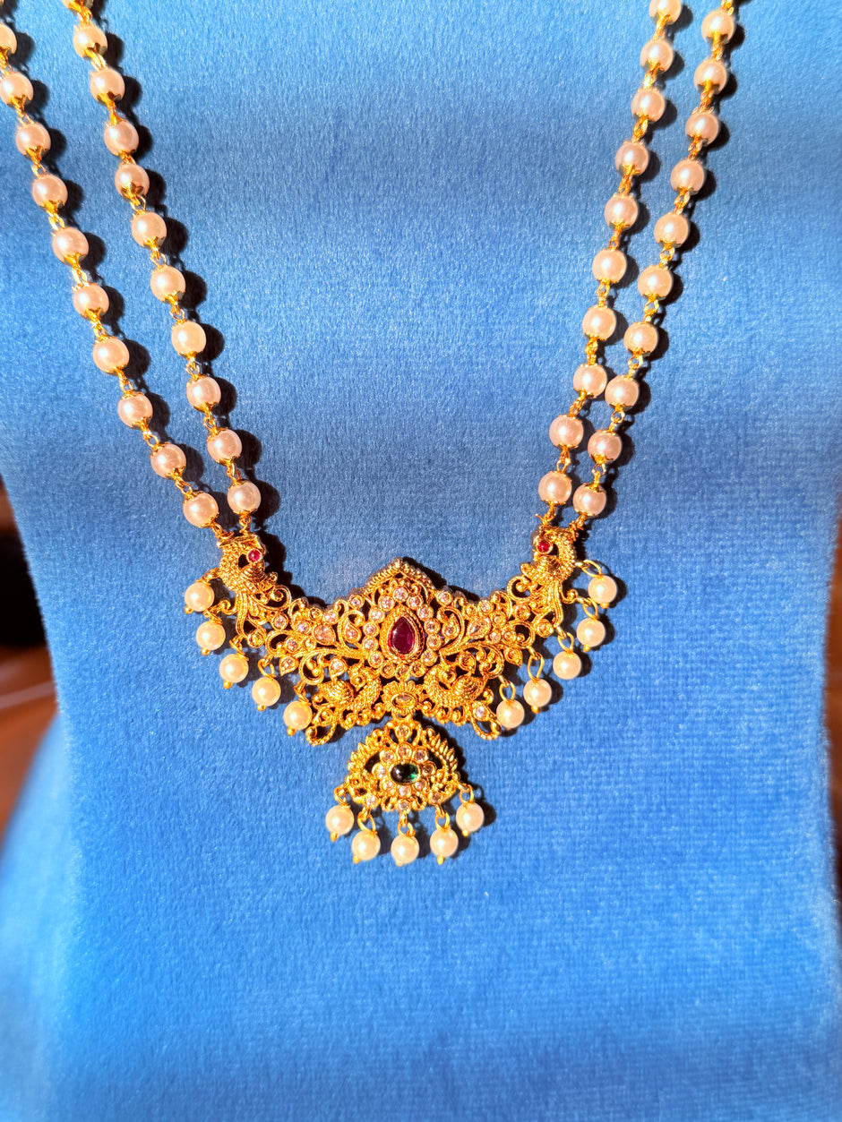 Royal Pearl Neck Set with Intricate Pendent