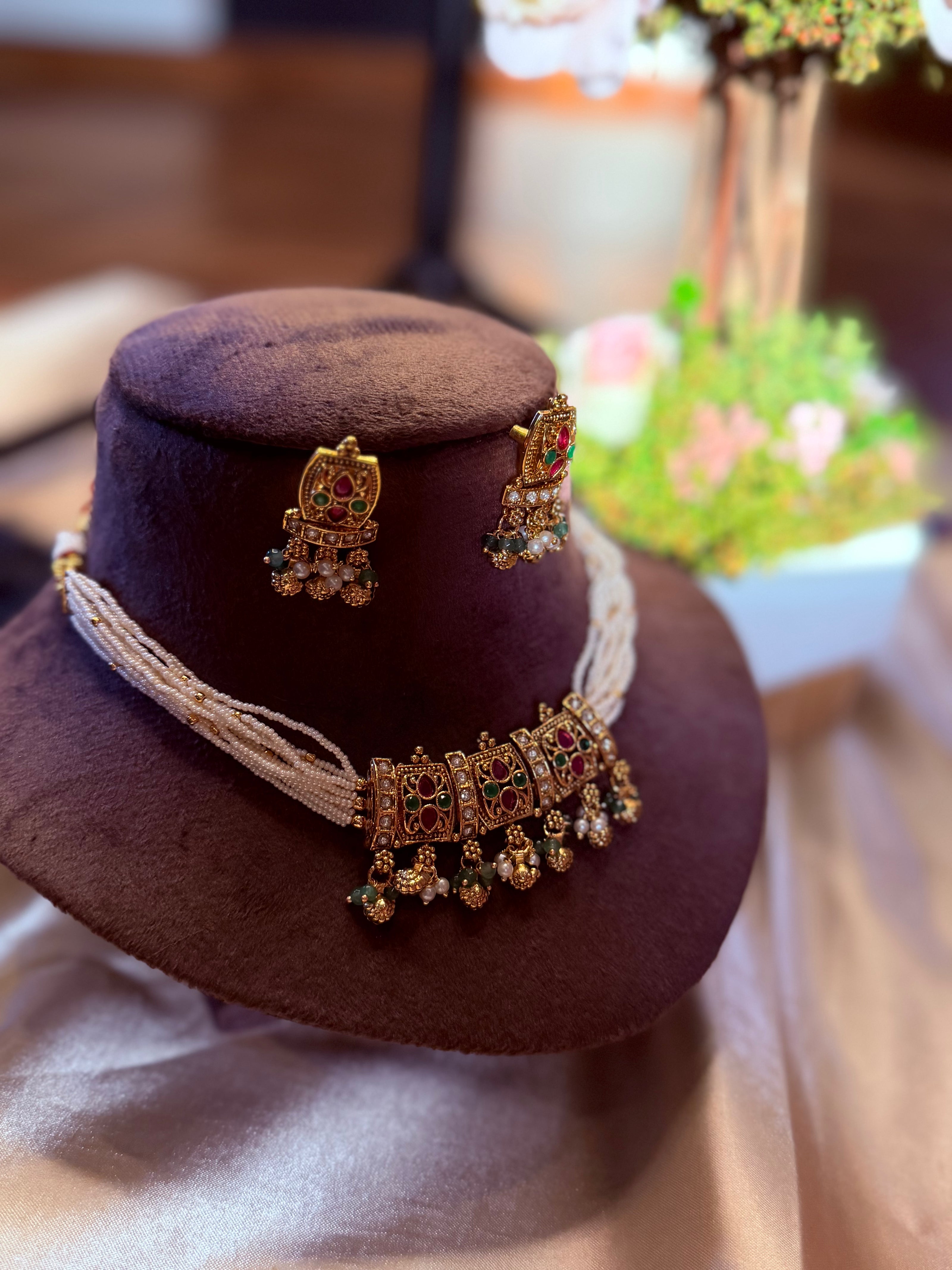 Elegant Pearl Kundan Necklace Set