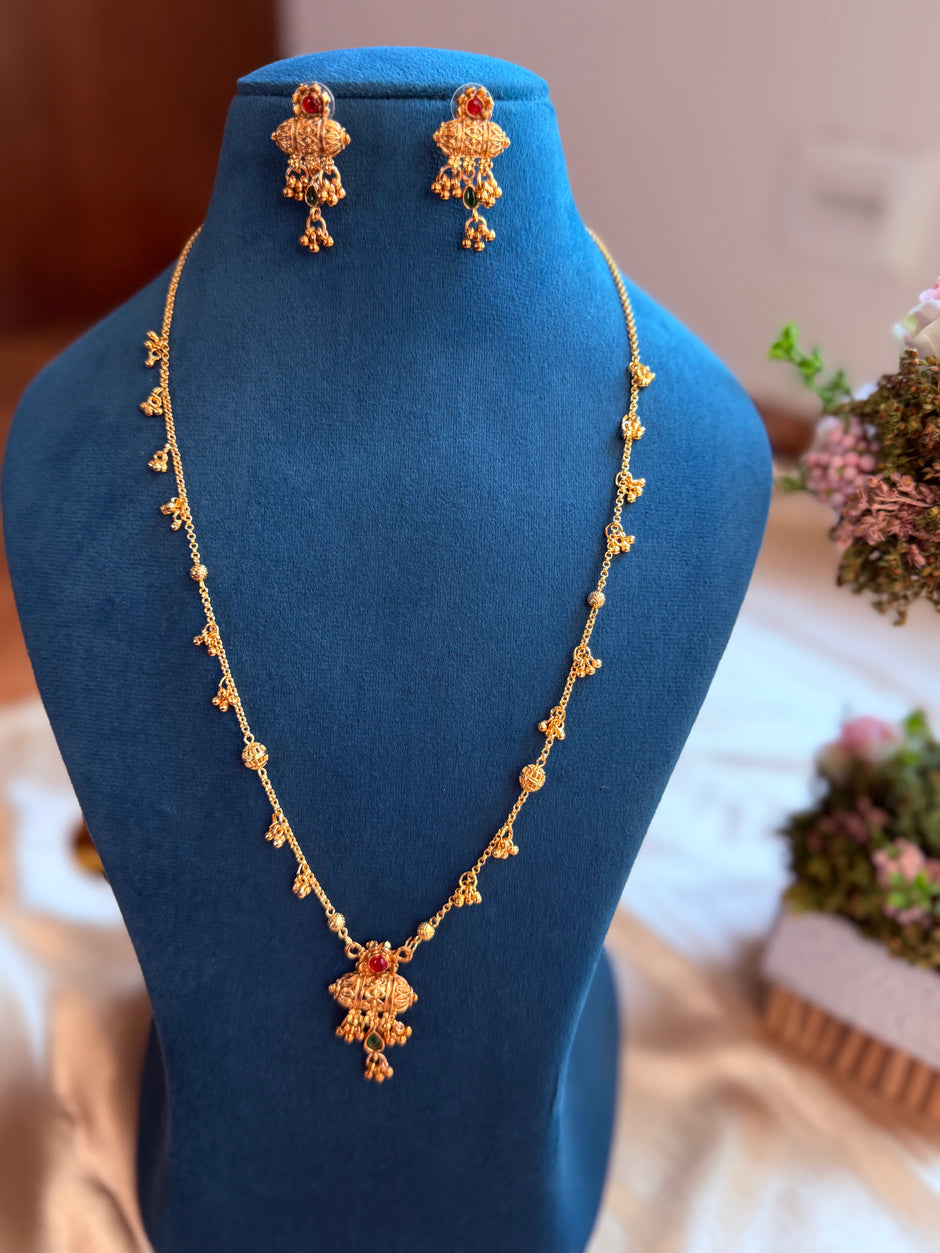 Royal Pendent Neck Set